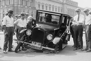 How Do I Pay a Car Accident Lawyer?