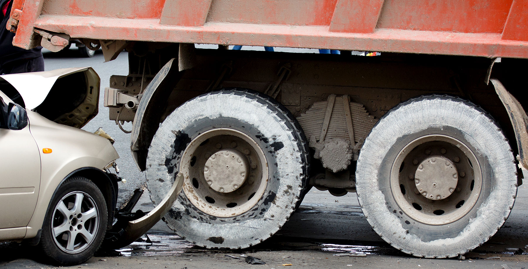 Semi Collision Involving a Smaller Vehicle Reported Near Fresno