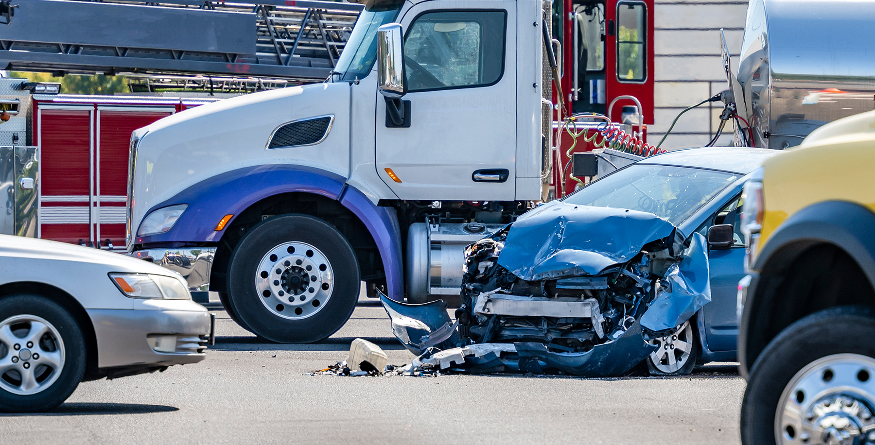 Fresno Big Rig Accident Kills Pedestrian on Highway 99